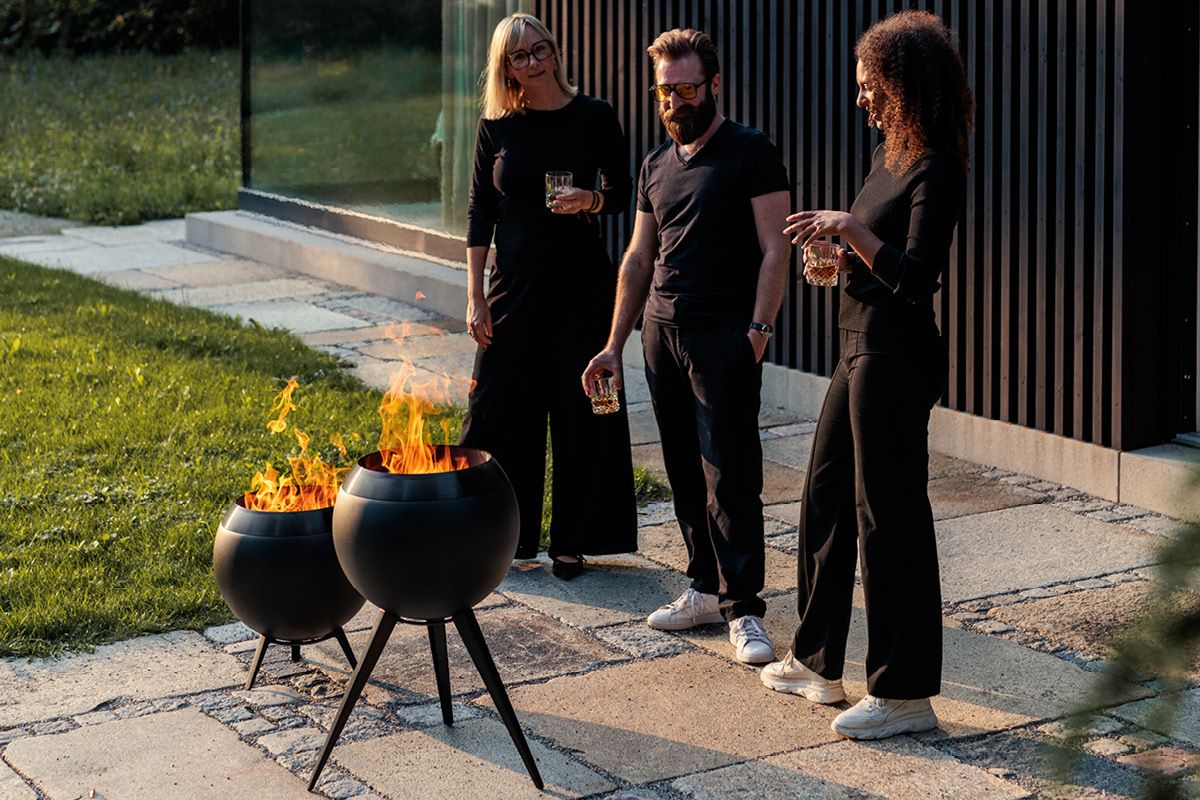 MOON 45 Feuerkorb mit hohem Fuß all black